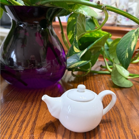 Tiny White Ceramic Teapot - Picture 7 of 7